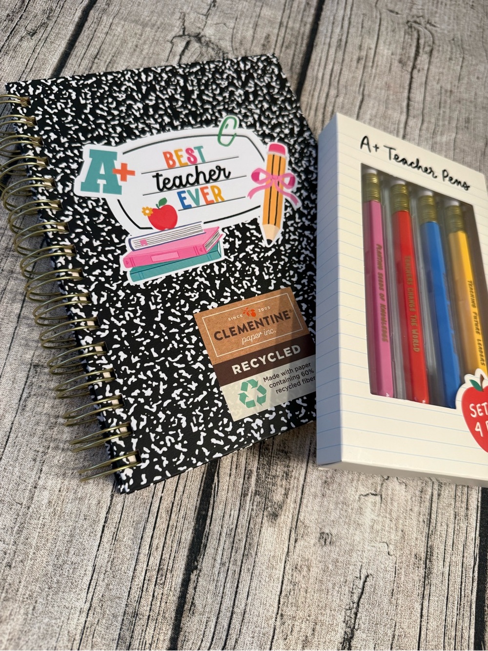 NWT! Teacher set of 4 pens in box and lined note book with spiral. Brand new! 🍎
